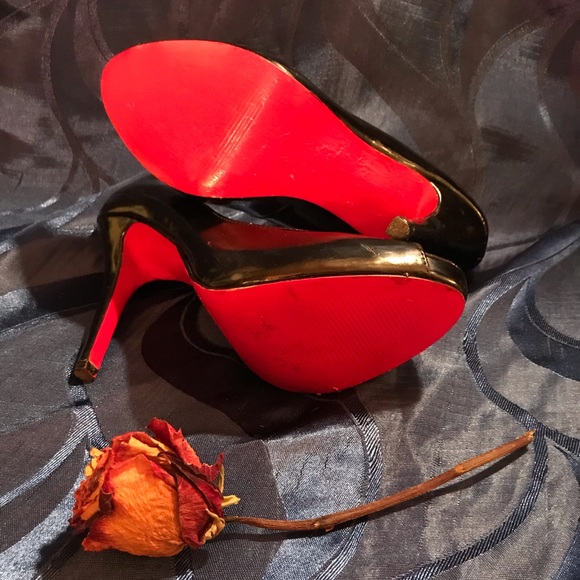 Steve Madden 5” Black Patent Platform Pumps - Picture 4 of 5